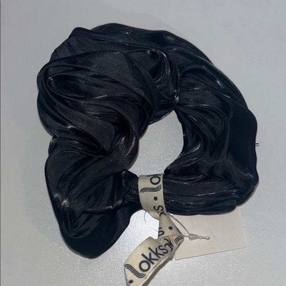 Lot of Lokks Silk Scrunchie Set - Black, Pink, Sage Green New w/ Tags #feminine - Picture 4 of 5